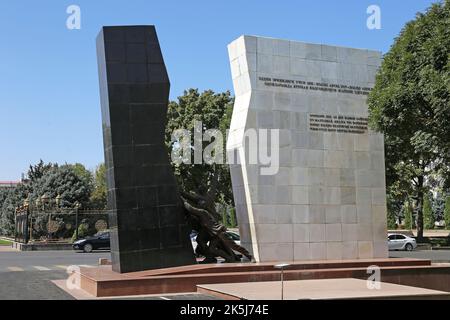 Monument des victimes de la liberté du peuple, avenue Chui, Bichkek, région de la ville de Bichkek, Kirghizistan, Asie centrale Banque D'Images