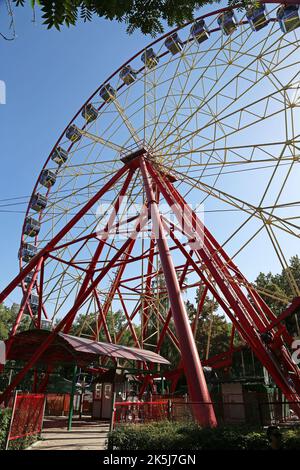 Grande roue, parc Panfilov, Bishkek, région de la ville de Bishkek, Kirghizistan, Asie centrale Banque D'Images