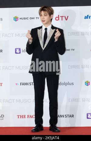 Séoul, Corée du Sud. 8th octobre 2022. Gang Daniel, chanteur sud-coréen, assiste à un tapis rouge lors des « 2022 The Fact Music Awards » à Séoul, en Corée du Sud sur 8 octobre 2022. (Photo par: Lee Young-ho/Sipa USA) crédit: SIPA USA/Alay Live News Banque D'Images