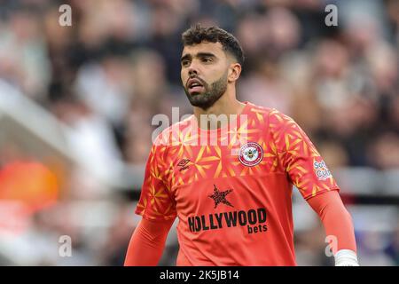 Newcastle, Royaume-Uni. 08th octobre 2022. David Raya #1 de Brentford lors du match de Premier League Newcastle United contre Brentford au St. James's Park, Newcastle, Royaume-Uni, 8th octobre 2022 (photo de Mark Cosgrove/News Images) à Newcastle, Royaume-Uni le 10/8/2022. (Photo de Mark Cosgrove/News Images/Sipa USA) crédit: SIPA USA/Alay Live News Banque D'Images