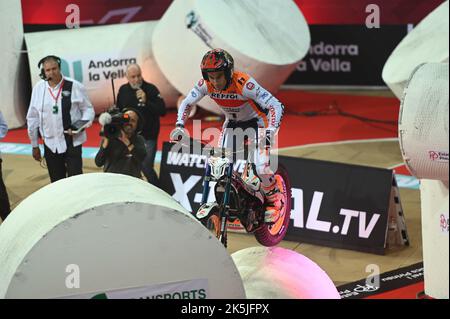 ANDORRE-LA-VIEILLE, ANDORRE - 2022 OCTOBRE 8: T. BOU (ESPAGNE) PARTICIPE AU CHAMPIONNAT DU MONDE FIM X-TRIAL ANDORRE-LA-VIEILLE. (Photo de Martin Silva Banque D'Images