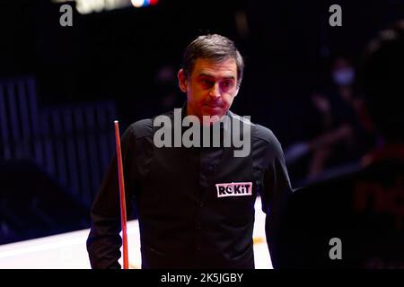 Hong Kong, Chine. 08th octobre 2022. Ronnie OíSullivan vu pendant le match semi-final contre Neil Robertson le jour 3 du tournoi de snooker des Masters de Hong Kong 2022. Note finale; Ronnie OíSullivan 6:4 Neil Robertson crédit: SOPA Images Limited/Alay Live News Banque D'Images