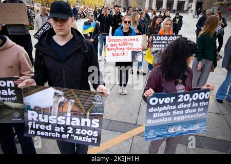 Varsovie, Pologne. 08th octobre 2022. Une centaine de personnes environ se rassemblent pour sensibiliser le public au traitement des animaux blessés par le conflit en Ukraine lors de l'invasion russe à Varsovie, en Pologne, le 08 octobre 2022. (Photo de Jaap Arriens/Sipa USA) crédit: SIPA USA/Alay Live News Banque D'Images