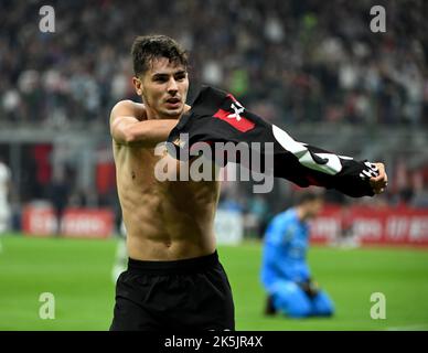 Milan, Italie. 8th octobre 2022. Le Brahim Diaz d'AC Milan célèbre son but lors d'un match de football série A entre AC Milan et FC Juventus à Milan, Italie, 8 octobre 2022. Crédit: Alberto Lingria/Xinhua/Alay Live News Banque D'Images