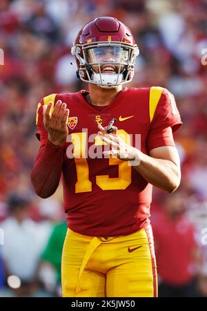 08 octobre 2022 USC Trojans Quarterback Caleb Williams #13 en action pendant le match de football de la NCAA entre les Cougars de l'État de Washington et les chevaux de Troie de l'USC au Los Angeles Coliseum à Los Angeles, Californie. Crédit photo obligatoire : Charles Baus/CSM Banque D'Images