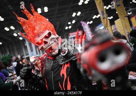 Les cojoueurs assistent au New York Comic con 2022 sur 08 octobre 2022 à New York. Banque D'Images