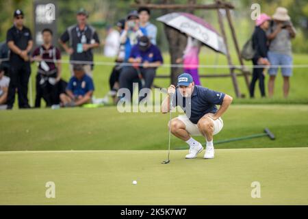 BANGKOK, THAÏLANDE - OCTOBRE 9 : Lee Westwood, d'Angleterre, au trou 9, lors de la troisième et dernière partie du golf de LIV, BANGKOK SUR INVITATION au parcours de golf de Stonehill sur 9 octobre 2022 à Bangkok, THAÏLANDE (photo de Peter van der Klooster/Alamy Live News) Banque D'Images