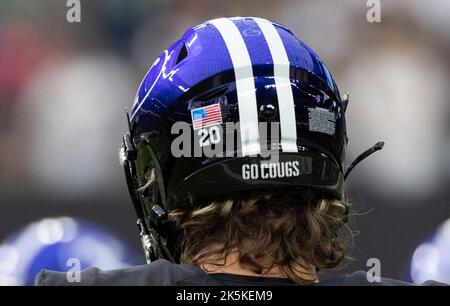 Las Vegas, Nevada, États-Unis. 08th octobre 2022. Une vue détaillée du casque BYU lors du match de football NCAA entre les Cougars de BYU et la bataille irlandaise de notre Dame au stade Allegiant de Las Vegas, Nevada. Notre Dame a battu BYU 28-20. John Mersiits/CSM/Alamy Live News Banque D'Images