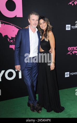 Los Angeles, Californie. 8th octobre 2022. Sam Trammel, Emmanuelle Chriqui à l'arrivée pour le Gala annuel 32nd de l'Association des médias environnementaux (EMAS), Sunset Las Palmas Studios, Los Angeles, CA 8 octobre 2022. Crédit : Elizabeth Goodenough/Everett Collection/Alay Live News Banque D'Images
