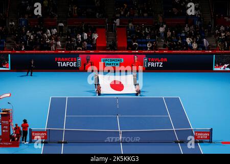 Tokyo, Japon. 9th octobre 2022. Le drapeau national japonais est vu avant de commencer le match de finale des singles pour les championnats de tennis ouverts Rakuten Japan 2022 à l'Ariake Coliseum. Le tournoi a lieu de 1 octobre à 9. (Credit image: © Rodrigo Reyes Marin/ZUMA Press Wire) Credit: ZUMA Press, Inc./Alamy Live News Banque D'Images