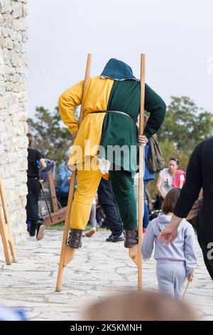 Le festival Medieval Days on Medvednica de 15th a eu lieu au centre d'accueil de Medvedgrad dans le parc naturel de Medvednica, près de Zagreb, en Croatie, sur 8 octobre 2022. Le château de Medvedgrad, près de Zagreb, a accueilli le festival annuel des journées médiévales ce week-end, ouvrant ses portes aux chevaliers, à la noblesse et au grand public. Photo: Tomislav Miletic/PIXSELL Banque D'Images