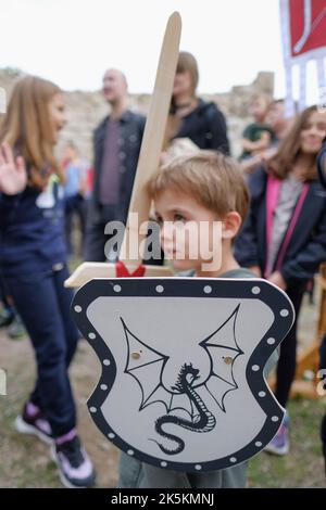 Le festival Medieval Days on Medvednica de 15th a eu lieu au centre d'accueil de Medvedgrad dans le parc naturel de Medvednica, près de Zagreb, en Croatie, sur 8 octobre 2022. Le château de Medvedgrad, près de Zagreb, a accueilli le festival annuel des journées médiévales ce week-end, ouvrant ses portes aux chevaliers, à la noblesse et au grand public. Photo: Tomislav Miletic/PIXSELL Banque D'Images