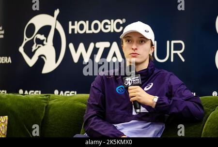 IGA Swiatek, de Pologne, parle aux médias après le quart de finale du tournoi de tennis Agel Open WTA 500 2022 sur 7 octobre 2022 à Ostrava, République Tchèque - photo: Rob Prange/DPPI/LiveMedia Banque D'Images