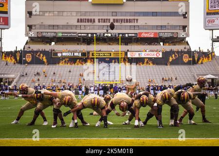 Le kicker d'État d'Arizona carter Brown (3) se réchauffe avant un match de football universitaire de la NCAA contre les Huskies de Washington à Tempe, Arizona, le samedi, oct Banque D'Images