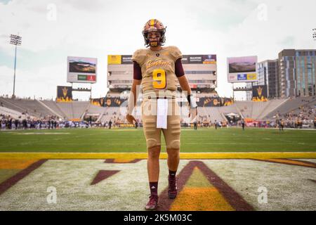 Le quarterback de l'État de l'Arizona Paul Tyson (9) marche au-dessus de la zone d'extrémité pour prier avant de quitter le terrain avant un match de football universitaire NCAA contre le WAS Banque D'Images