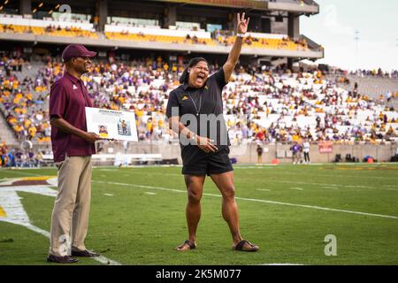 Jessica Pressley, une ancienne élève de l'État de l'Arizona, est honorée à mi-champ lors de la cérémonie au Hall of Ceremony de l'État de l'Arizona à la mi-temps d'un match de football universitaire de la NCAA Banque D'Images