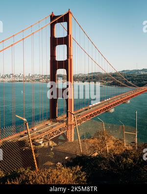 Vue sur le Golden Gate Bridge depuis Battery Spencer, Sausalito, Californie Banque D'Images