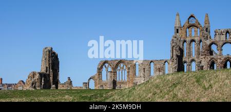 Whitby, Yorkshire, royaume-uni, 23, mars 2014, vue sur l'emblématique abbaye de Whitby, dans le nord du Yorkshire Banque D'Images