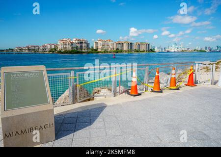 Miami Beach South pointe Park dommages causés par la marée haute lors de l'ouragan Ian et King Tide Banque D'Images