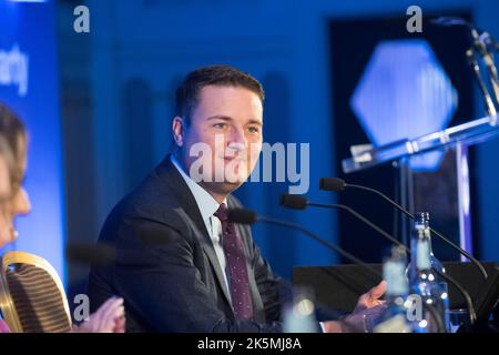 The Co-operative Party Conference 2022, Queens Hotel, Leeds, Yorkshire, Angleterre, ROYAUME-UNI. 9th octobre 2022. WES Streeting MP, Secrétaire d'État adjoint à la santé et aux soins sociaux, prenant la parole à la Conférence annuelle du Parti coopératif. Crédit : Alan Beastrall/Alay Live News Banque D'Images