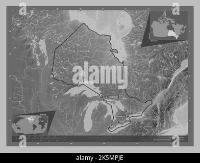 Ontario, province du Canada. Carte d'altitude en niveaux de gris avec lacs et rivières. Lieux et noms des principales villes de la région. Emplacement auxiliaire d'angle Banque D'Images