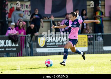 Londres, Royaume-Uni. 09th octobre 2022. Champion Hill Lily Price (21 Dulwich Hamlet) en action pendant le match L&SERWFL entre Dulwich Hamlet et Aylesford à Champion Hill à Londres, en Angleterre. (Liam Asman/SPP) crédit: SPP Sport presse photo. /Alamy Live News Banque D'Images