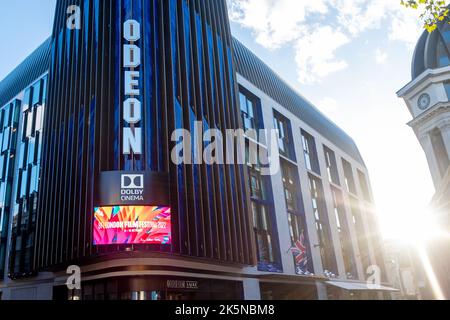 Odeon Luxe et The Londoner Hotel, Leicester Square, Londres, Royaume-Uni Banque D'Images