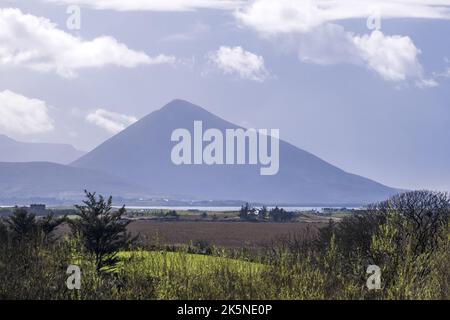 Montagne de Slievemore, île d'Achill, Irlande, vue depuis le parc national de Ballycroy Banque D'Images