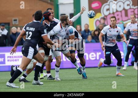 Newcastle, Royaume-Uni. 9th octobre 2022Newcastle, Royaume-Uni. 10th septembre 2022. Elliot Daly, de Saracens, perd le contrôle du ballon lors du match Gallagher Premiership entre Newcastle Falcons et Saracens à Kingston Park, Newcastle, le samedi 8th octobre 2022. (Credit: Chris Lishman | MI News) Credit: MI News & Sport /Alay Live News Banque D'Images