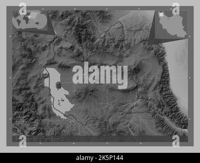 Azarbaijan est, province d'Iran. Carte d'altitude en niveaux de gris avec lacs et rivières. Lieux des principales villes de la région. Emplacement auxiliaire d'angle m Banque D'Images