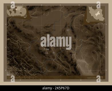 Yazd, province d'Iran. Carte d'altitude colorée en tons sépia avec lacs et rivières. Lieux et noms des principales villes de la région. Auxiliaire d'angle Banque D'Images