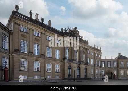 Copenhague, Danemark. Octobre 2022. Vue extérieure sur le palais Frederik VIII (palais Brockdorff) dans le centre-ville Banque D'Images