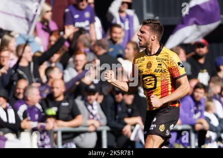 Jordi Vanlerberghe de Mechelen célèbre après avoir remporté un match de football entre KV Mechelen et RSC Anderlecht, dimanche 09 octobre 2022 à Mechelen, le 11 e jour de la première division du championnat belge de la « Jupiler Pro League » 2022-2023. BELGA PHOTO KURT DESPLENTER Banque D'Images