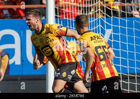 Jordi Vanlerberghe de Mechelen célèbre après avoir remporté un match de football entre KV Mechelen et RSC Anderlecht, dimanche 09 octobre 2022 à Mechelen, le 11 e jour de la première division du championnat belge de la « Jupiler Pro League » 2022-2023. BELGA PHOTO KURT DESPLENTER Banque D'Images