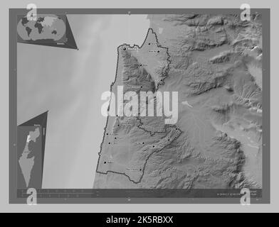 Haïfa, district d'Israël. Carte d'altitude en niveaux de gris avec lacs et rivières. Lieux et noms des principales villes de la région. Emplacement auxiliaire du coin Banque D'Images