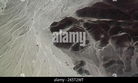 Avion aérien vue panoramique sur les lignes de géoglyphe de Nazca alias astronaute, région de l'ICA, Pérou Banque D'Images