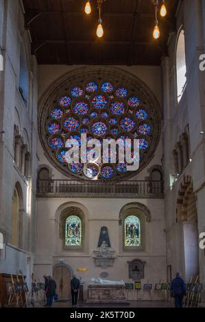 La Rose Window dans la cathédrale et l'église de l'abbaye de St Alban. St Albans, Hertfordshire, Angleterre, Royaume-Uni Banque D'Images