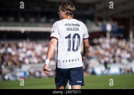 Aarhus, Danemark. 09th octobre 2022. Sigurd Haugen (10) de l'AGF vu lors du match Superliga de 3F entre le FGF d'Aarhus et le FC Midtjylland au parc Ceres d'Aarhus. (Crédit photo : Gonzales photo/Alamy Live News Banque D'Images