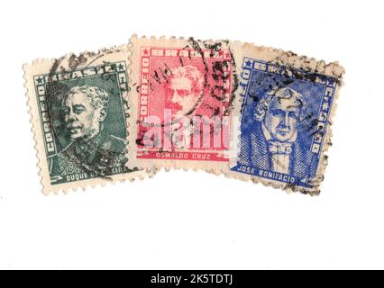 Montage de timbres-poste d'époque du Brésil sur fond blanc. Banque D'Images