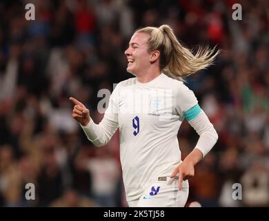 LONDRES ANGLETERRE - OCTOBRE 07 : Lauren Hemp, d'Angleterre, célèbre son match amical international entre les femmes d'Angleterre contre l'unité Banque D'Images