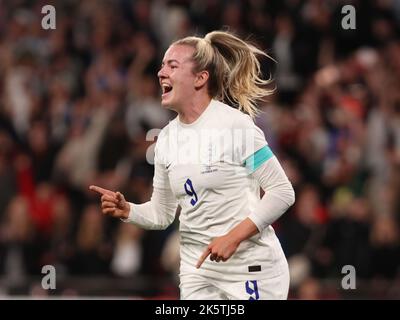 LONDRES ANGLETERRE - OCTOBRE 07 : Lauren Hemp, d'Angleterre, célèbre son match amical international entre les femmes d'Angleterre contre l'unité Banque D'Images