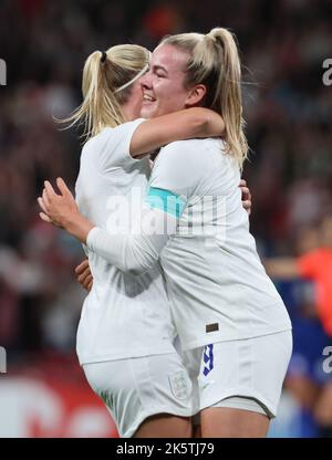 LONDRES ANGLETERRE - OCTOBRE 07 : Lauren Hemp, d'Angleterre, célèbre son match amical international entre les femmes d'Angleterre contre l'unité Banque D'Images