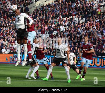 Londres ANGLETERRE - 09 octobre: Tosin Adarabioyo de Fulham lors du match de football de la première ligue anglaise entre West Ham Unis contre Fulham à Londres sta Banque D'Images