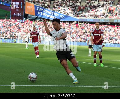 Londres ANGLETERRE - 09 octobre : Antonee Robinson de Fulham lors du match de football de la première ligue anglaise entre West Ham Unis contre Fulham à Londres Banque D'Images