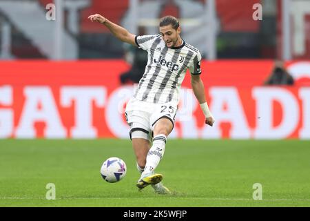 Milan, Italie. 8th octobre 2022. Adrien Rabiot de Juventus pendant la série Un match à Giuseppe Meazza, Milan. Crédit photo à lire: Jonathan Moscrop/Sportimage crédit: Sportimage/Alay Live News Banque D'Images