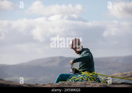 Escalade sur Stanage Edge, Peak District, Angleterre. 8th octobre 2022. Banque D'Images