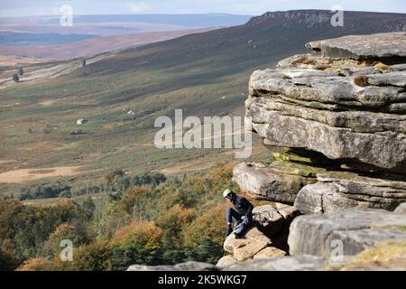 Escalade sur Stanage Edge, Peak District, Angleterre. 8th octobre 2022. Banque D'Images