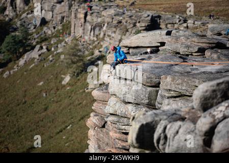 Escalade sur Stanage Edge, Peak District, Angleterre. 8th octobre 2022. Banque D'Images