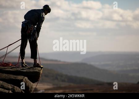 Escalade sur Stanage Edge, Peak District, Angleterre. 8th octobre 2022. Banque D'Images