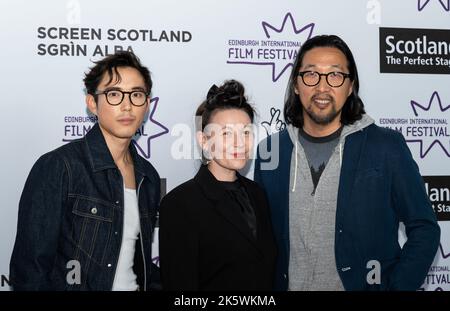 Acteur Justin H min, Kirsty Matheson et réalisateur Kogonada, première européenne d'After Yang, Edinburgh International film Festival 2022 Banque D'Images